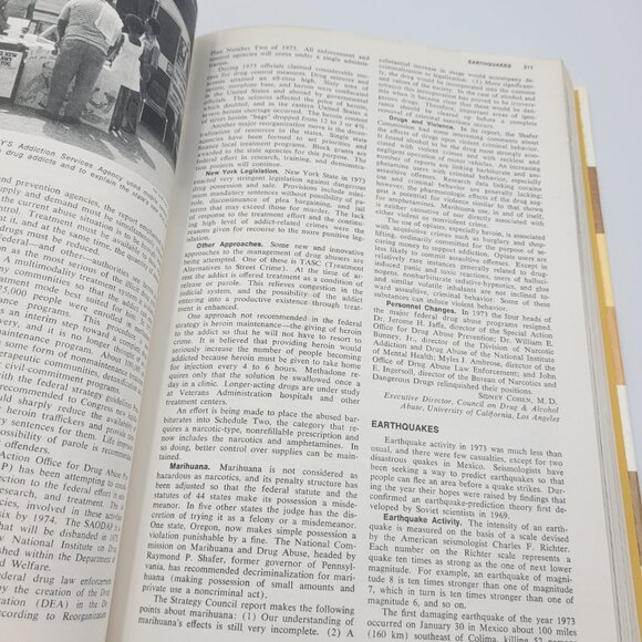 Vintage 1974 Grolier Encyclopedia Year Book | Rare Publishing Collectible - Picture 10 of 16